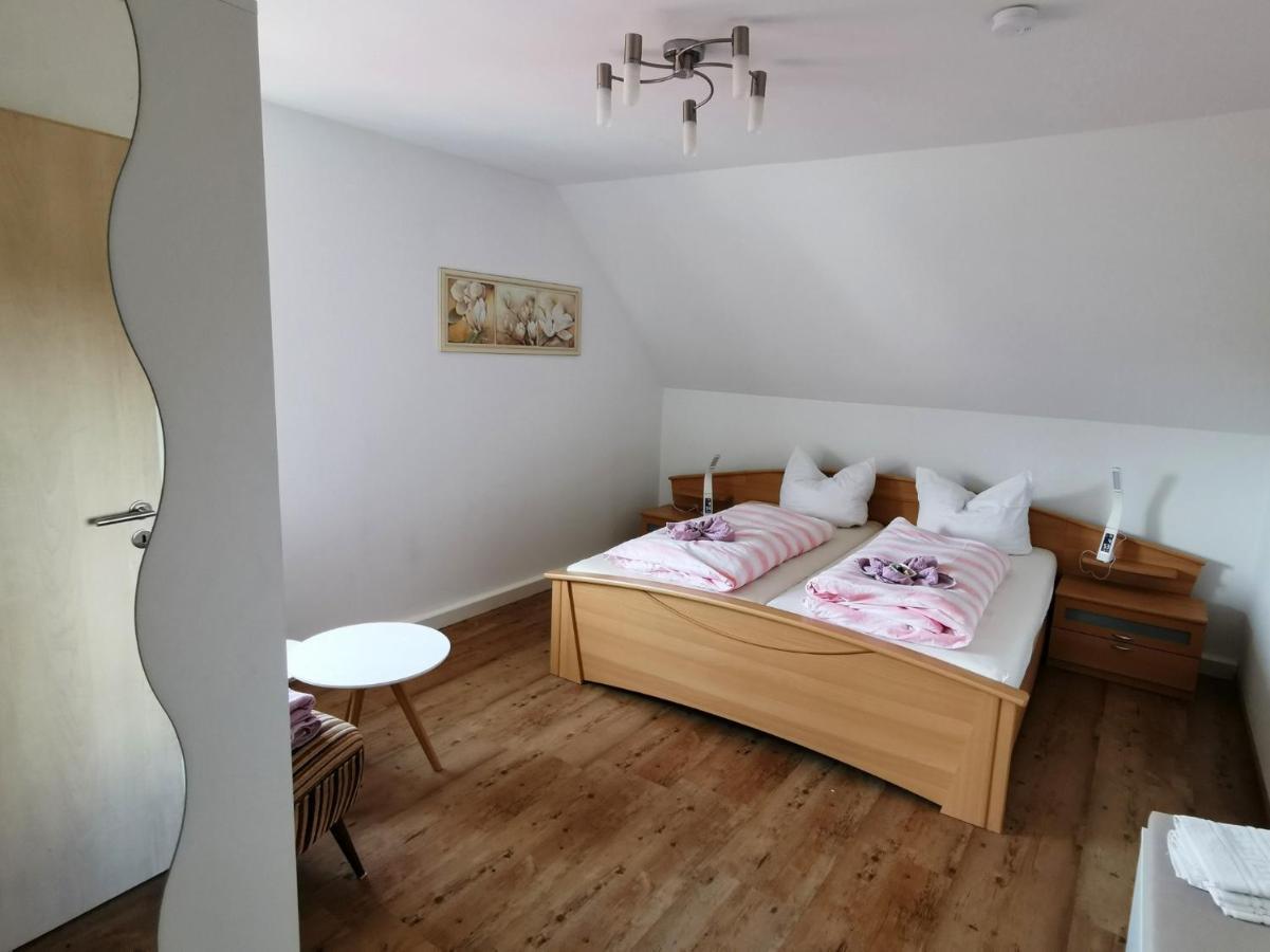 Ferienwohnung Martina Sinzing エクステリア 写真